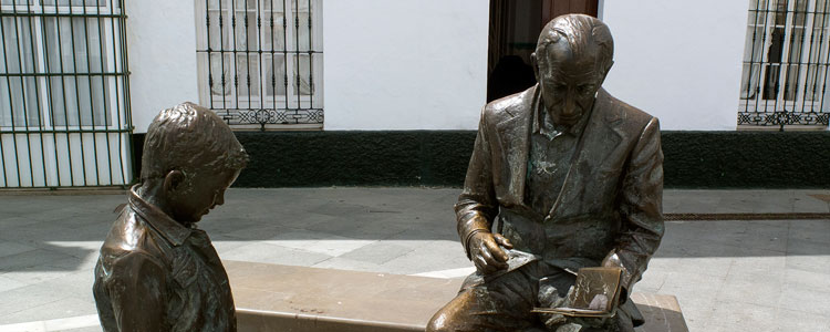 Estatua Jose Saramago en Conil