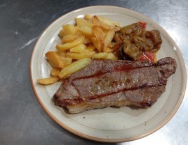 Entrecot de Ternera con guarnición de patatas y verduras